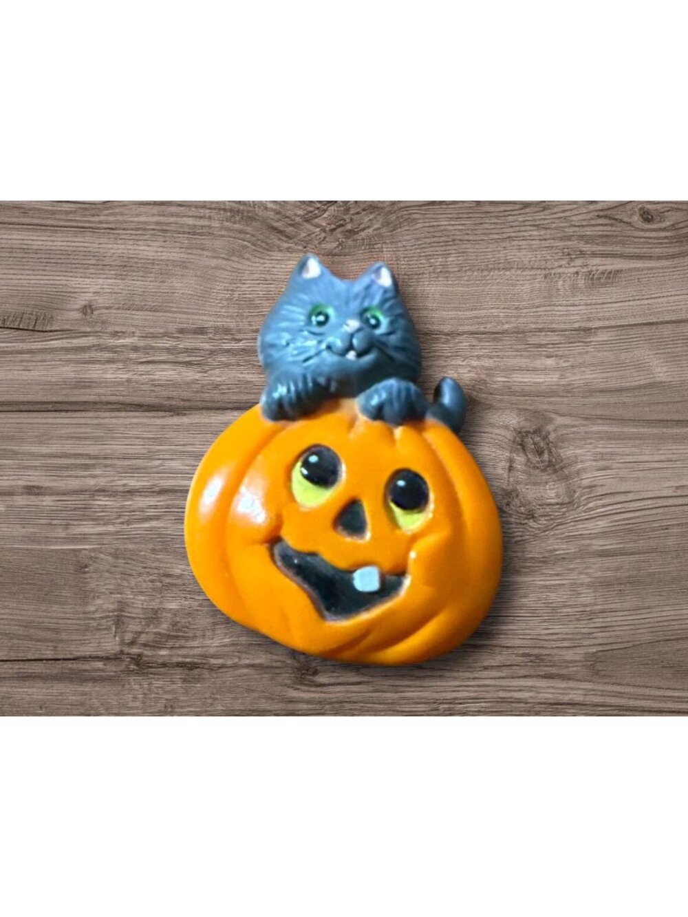 Vintage 1980's Russ Halloween Brooch Cheeky Gray Cat Smiling Jack O Lantern